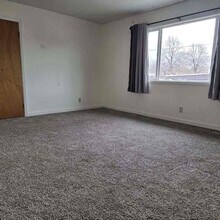 1040 Park St-Unit -8 in Forsyth, MT - Building Photo - Building Photo