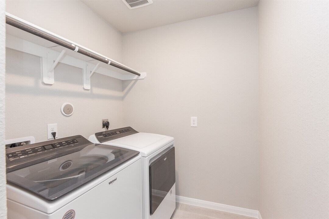 18484 Sunrise Maple Dr in Montgomery, TX - Building Photo