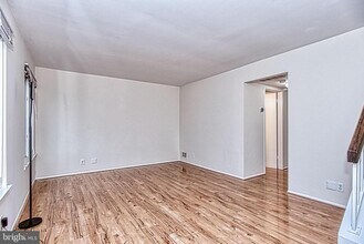 2484 Glengyle Dr-Unit -190 in Vienna, VA - Building Photo - Building Photo