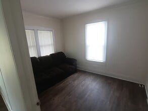 2010 N Ellis St in Peoria, IL - Building Photo - Building Photo