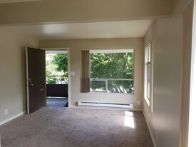 4255 Gilman Ave W, Unit 4 in Seattle, WA - Building Photo