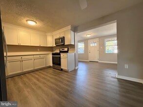 2021 Kelmore Rd in Dundalk, MD - Building Photo - Building Photo