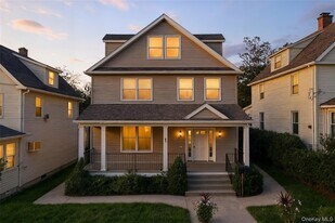 31 Maple St, Unit A in Dobbs Ferry, NY - Building Photo