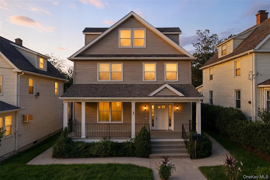 31 Maple St, Unit A in Dobbs Ferry, NY - Building Photo