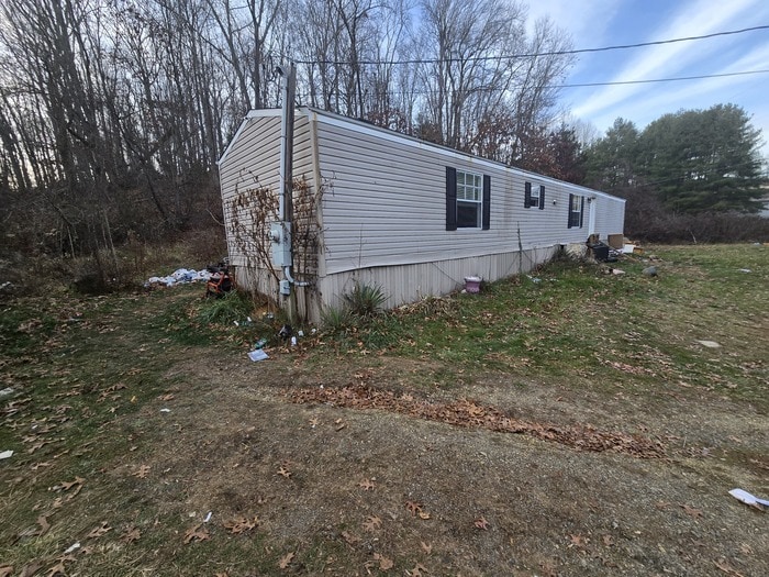 222 Farmington Rd in Woodlawn, VA - Building Photo