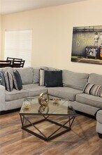 348 Lake Davenport Cir in Davenport, FL - Building Photo - Building Photo
