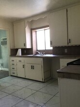 817-817 1/2 Olive St in Yuba City, CA - Building Photo - Building Photo