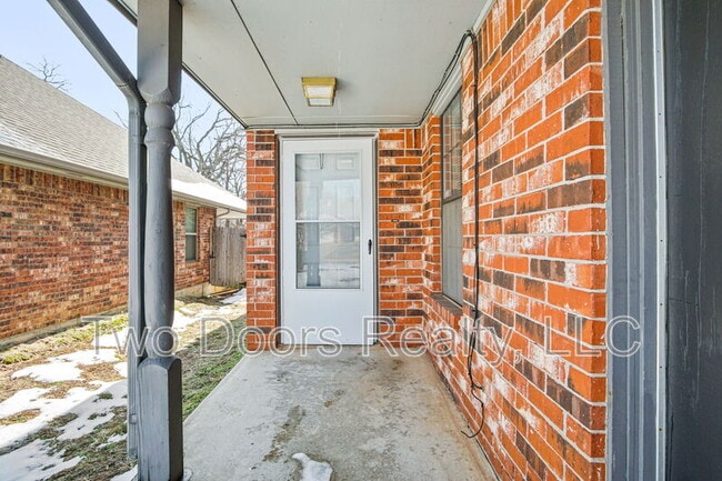 8910 Oak Valley Dr in Midwest City, OK - Building Photo - Building Photo