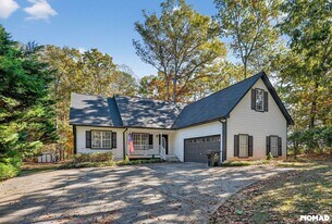 198 Lakeview Dr in Temple, GA - Building Photo