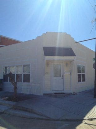 231 W Broad St in Freeport, TX - Building Photo - Building Photo
