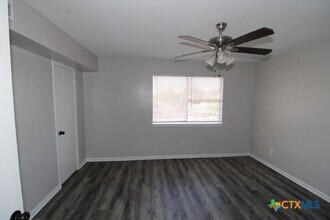 2102 Hunt Dr, Unit D in Killeen, TX - Foto de edificio - Building Photo