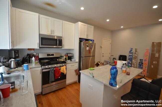 property at 6A Islington St