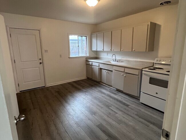 1212 Brockenbraugh Ct, Unit Apt D in Metairie, LA - Foto de edificio - Building Photo