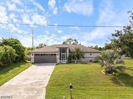 1021 Alvin Ave in Lehigh Acres, FL - Building Photo