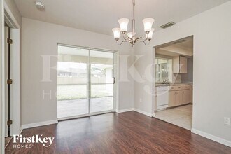 226 SE 8th St in Cape Coral, FL - Foto de edificio - Building Photo