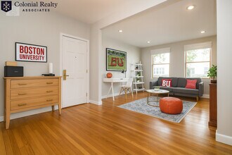 327 St Paul St in Brookline, MA - Building Photo - Building Photo