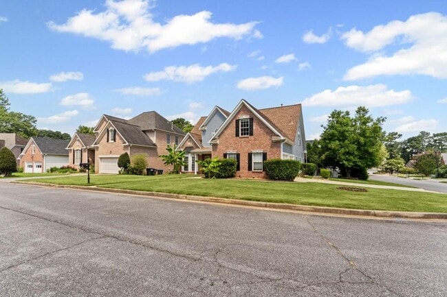 5605 Martin Grove Dr NW in Lilburn, GA - Building Photo - Building Photo