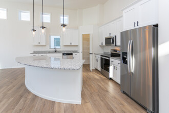 DCH Properties in Fargo, ND - Building Photo - Interior Photo