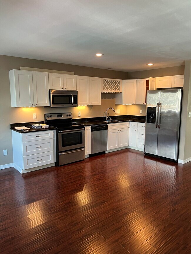 1309 Airport Dr in Tallahassee, FL - Building Photo - Building Photo