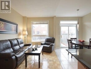 5619 Longboat Ave in Mississauga, ON - Building Photo - Building Photo