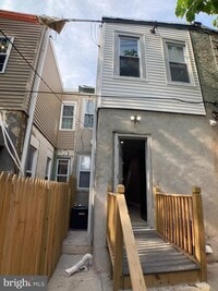 207 E Cambria St photo'