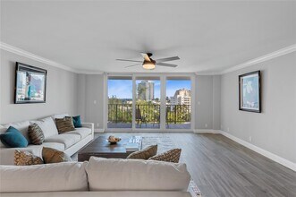 777 Bayshore Dr, Unit 705 in Fort Lauderdale, FL - Foto de edificio - Building Photo