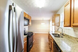 5135 Tussahaw Crossing in Mcdonough, GA - Building Photo - Building Photo