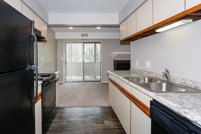 Chimneys of Oak Creek Apartments in Kettering, OH - Foto de edificio - Interior Photo