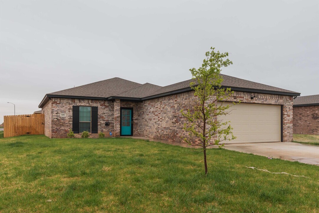 606 Yates St in Amarillo, TX - Building Photo