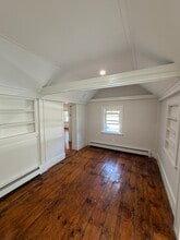 27 Grove St, Unit Back in Reading, MA - Building Photo - Building Photo
