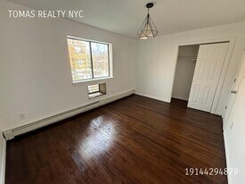 364 Huntington Ave in Bronx, NY - Building Photo