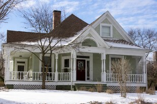 350 Harrison Ave in Charleston, IL - Building Photo