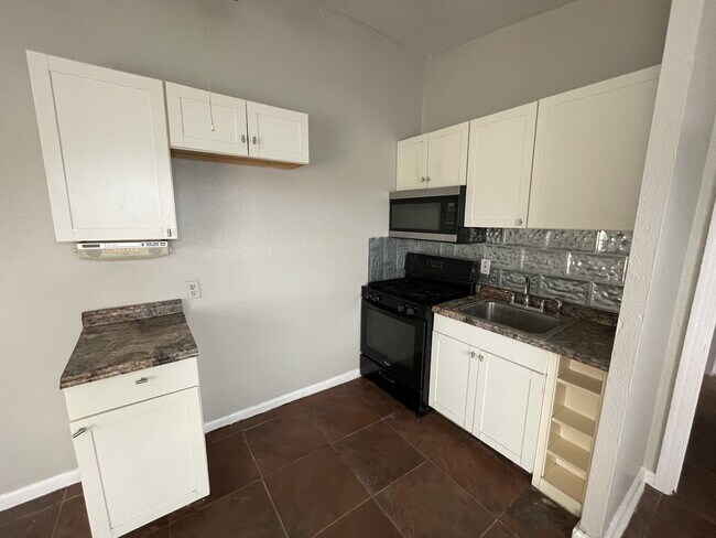 property at 909 Alametos