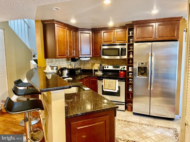 property at 12 Fifeshire Ct