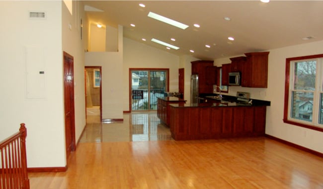 73 Edgewood Ave, Unit 2nd Floor in Yonkers, NY - Building Photo - Building Photo