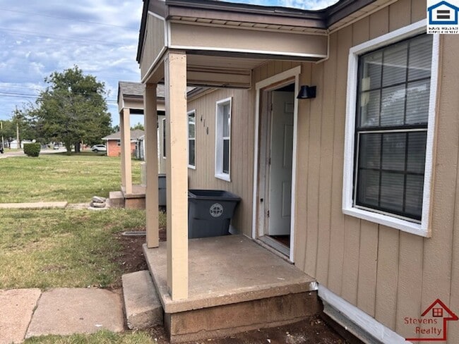 410 SW 14th St, Unit Unit 2 in Lawton, OK - Building Photo - Building Photo