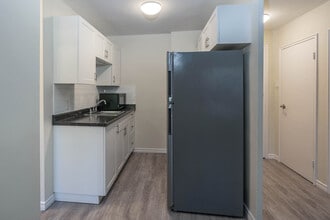 Embassy Apartments in Sarnia, ON - Building Photo - Building Photo