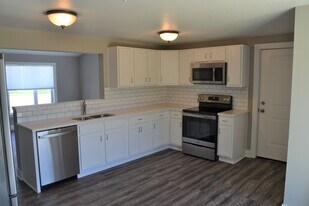 212 Wilson St in Van Meter, IA - Building Photo