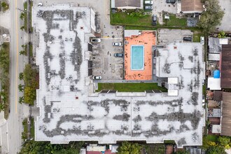 Lancaster in Hialeah, FL - Building Photo - Building Photo