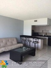 300 Oregon St in Hollywood, FL - Building Photo - Building Photo