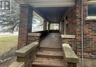 29 Bolton Ave in Newmarket, ON - Building Photo - Building Photo