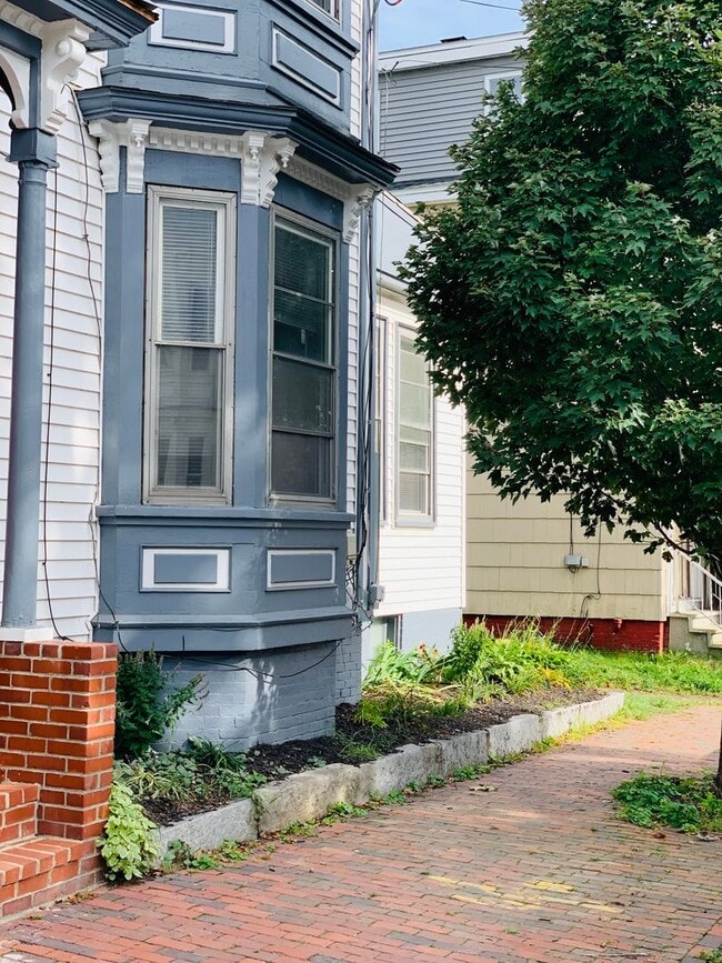 33 O'Brion St in Portland, ME - Building Photo - Building Photo