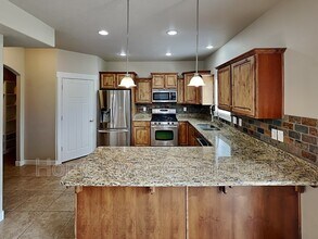 10796 N La Costa in Cedar Hills, UT - Foto de edificio - Building Photo