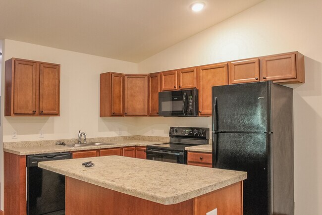 1215 Salem Dr in Edgerton, WI - Building Photo - Building Photo