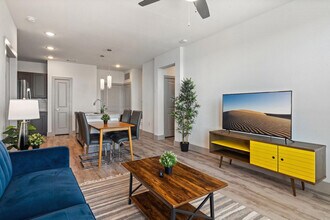 12100 1/2 Ferrystone Glen Dr in Austin, TX - Foto de edificio - Building Photo