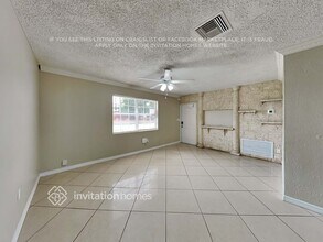 1261 NW 202nd St in Miami, FL - Building Photo - Building Photo