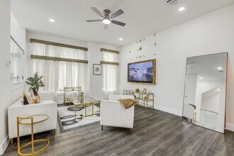 6719 St Augustine St in Houston, TX - Building Photo - Building Photo