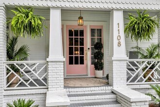 1108 Bonaventure Rd in Savannah, GA - Building Photo - Building Photo