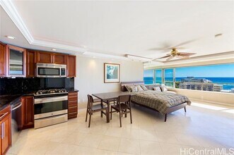 2895 Kalakaua Ave in Honolulu, HI - Building Photo - Building Photo