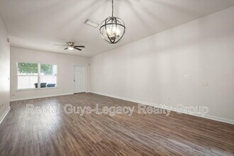 512 Southbranch Dr in Jacksonville, FL - Foto de edificio - Building Photo